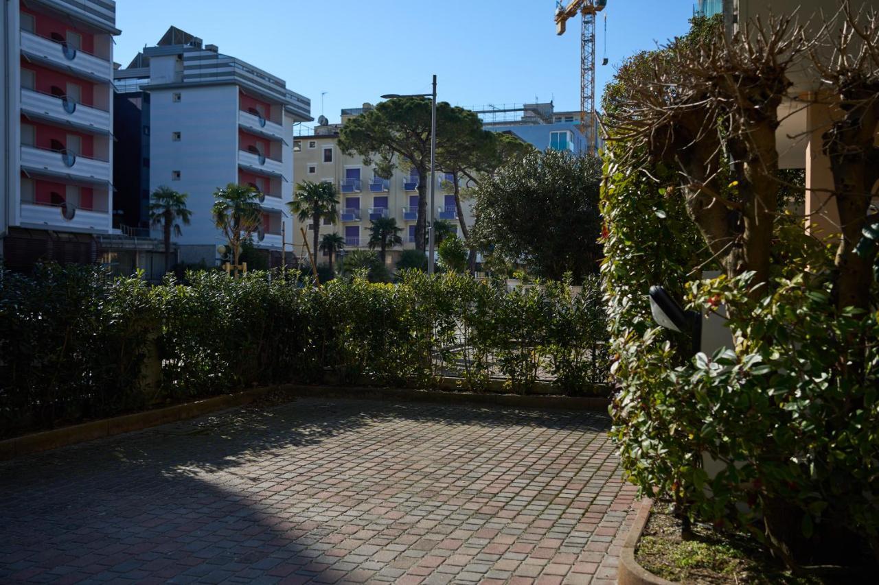 Appartamenti Villa Paola-Pochi Passi Dal Mare-Zona Piazza Aurora-Lido Di Jesolo Dış mekan fotoğraf